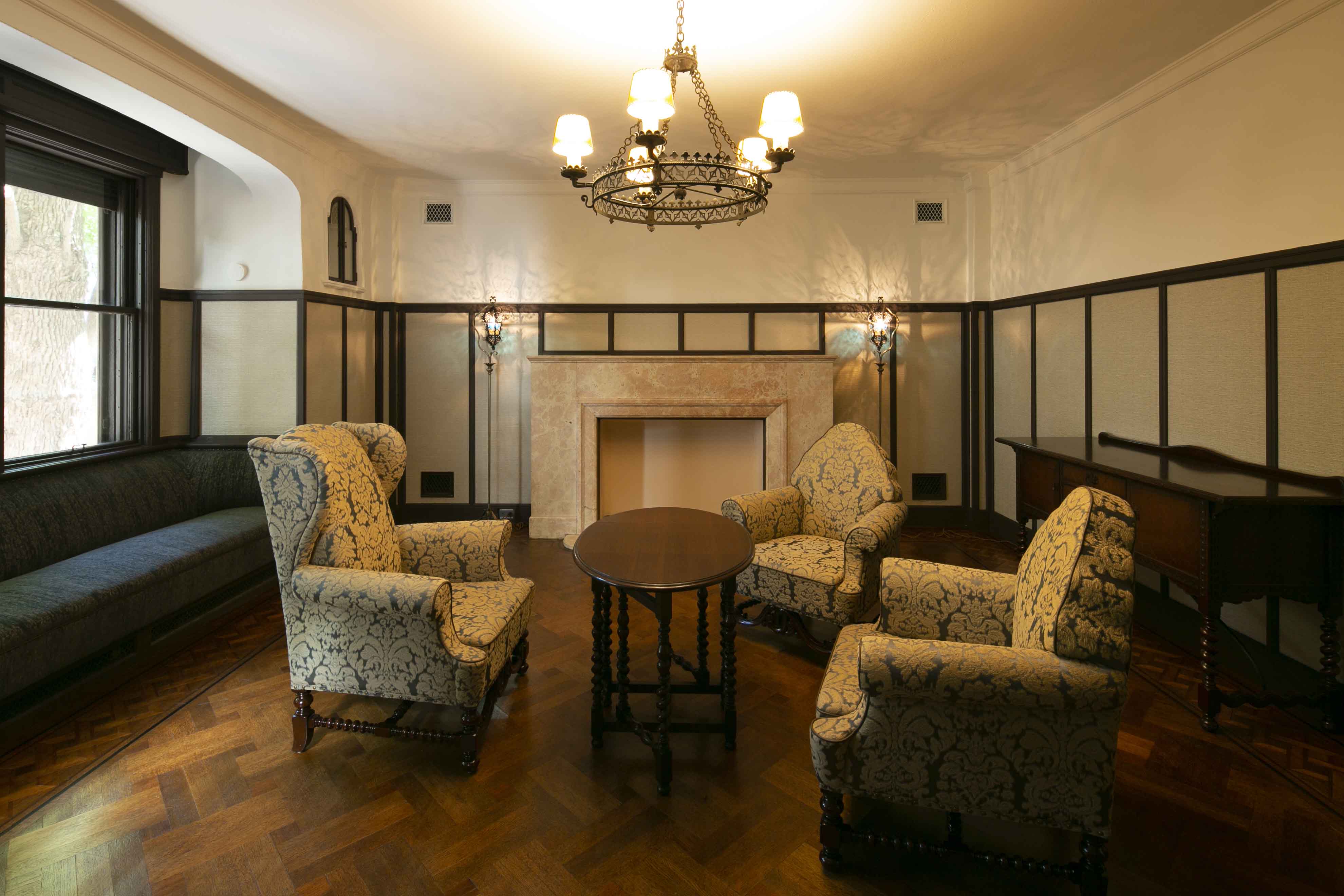 九段ハウス 内観・庭園